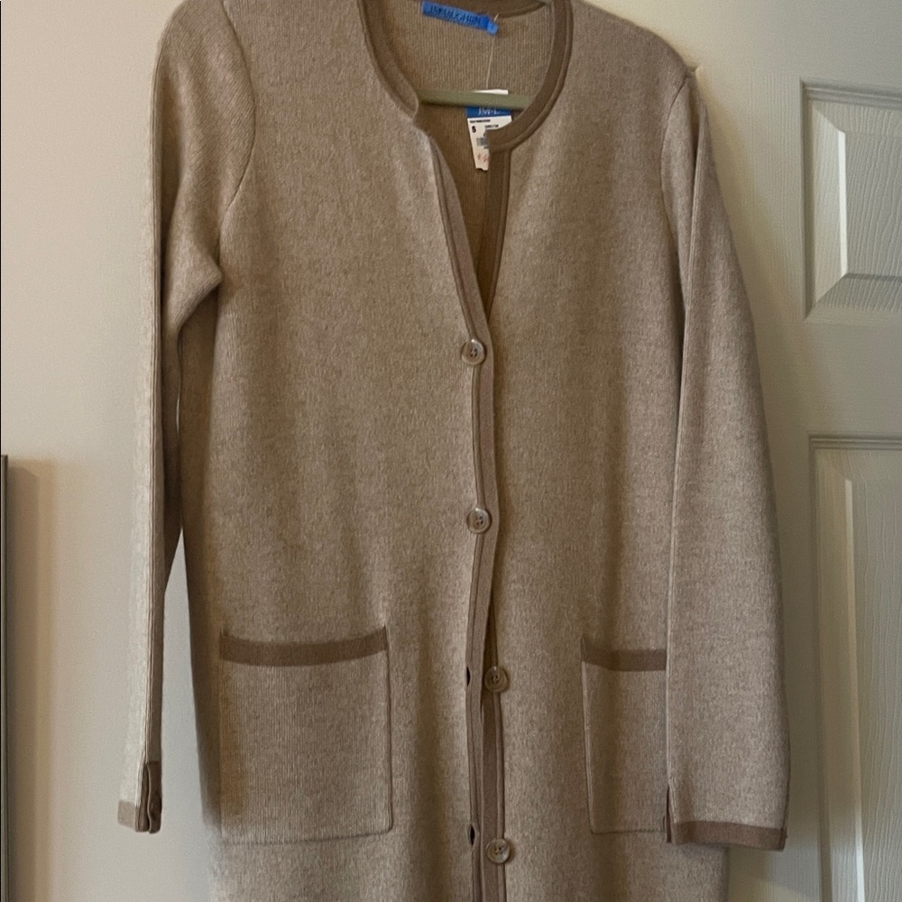 Elegant Beige J McLaughlin cashmere swester-new with tags